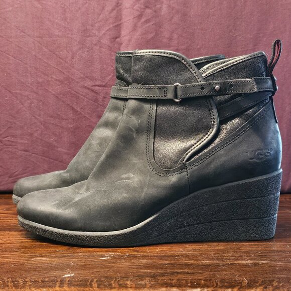 UGG Wedge Booties Size 9 Black - Picture 1 of 6
